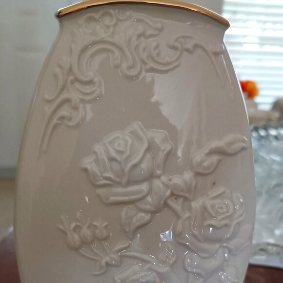 Lenox Other - New In Box Vintage 1970s Lenox Fine Porcelain Vase. Embossed With Gold Rim